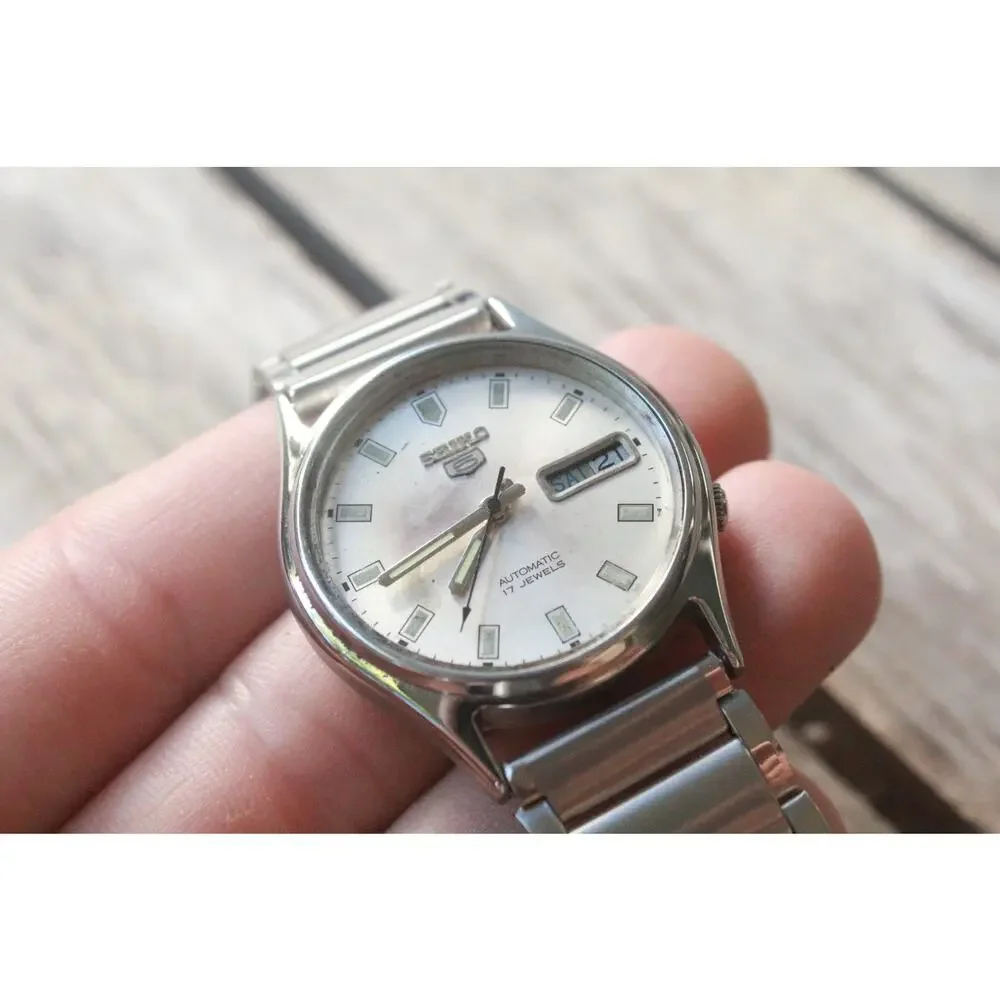 Vintage 1981 Seiko Automatic Mens Silver Watch W/daydate & Green accents